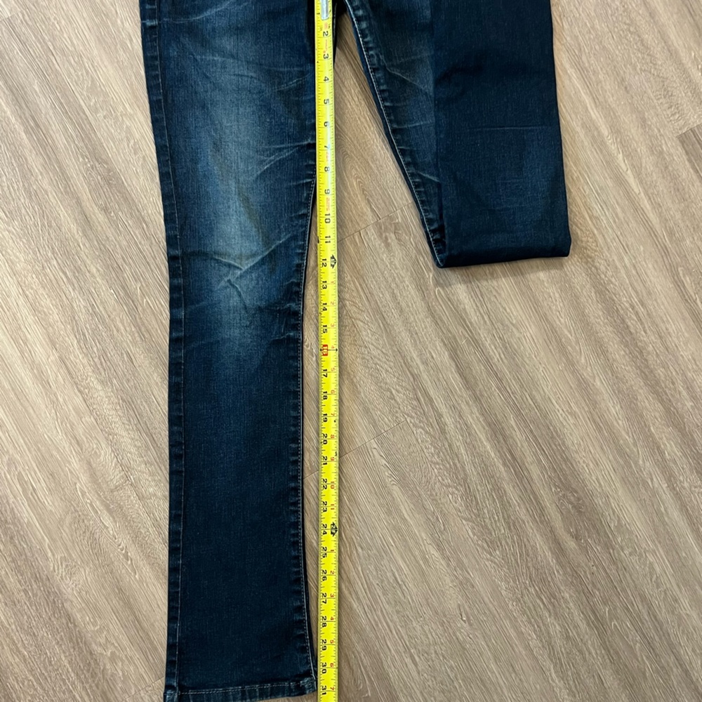 Guess Jeans - Picture 8 of 16